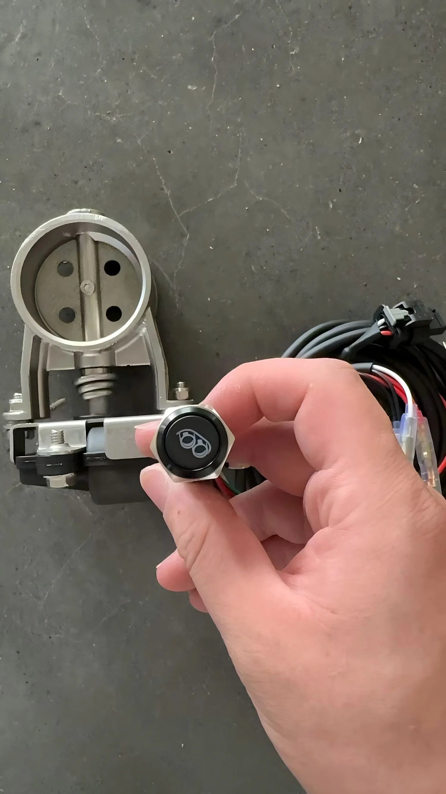 Electric exhaust control valve Electric Valve Unit with black logo button control Excellent sealing Exhaust Control Valve