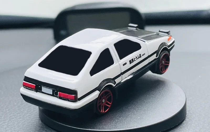 360° Rotating AE86 Car Dashboard Decor Swivel Ornament Mini Alloy Drift Motion Model Center Console Vehicle Interior Accessories