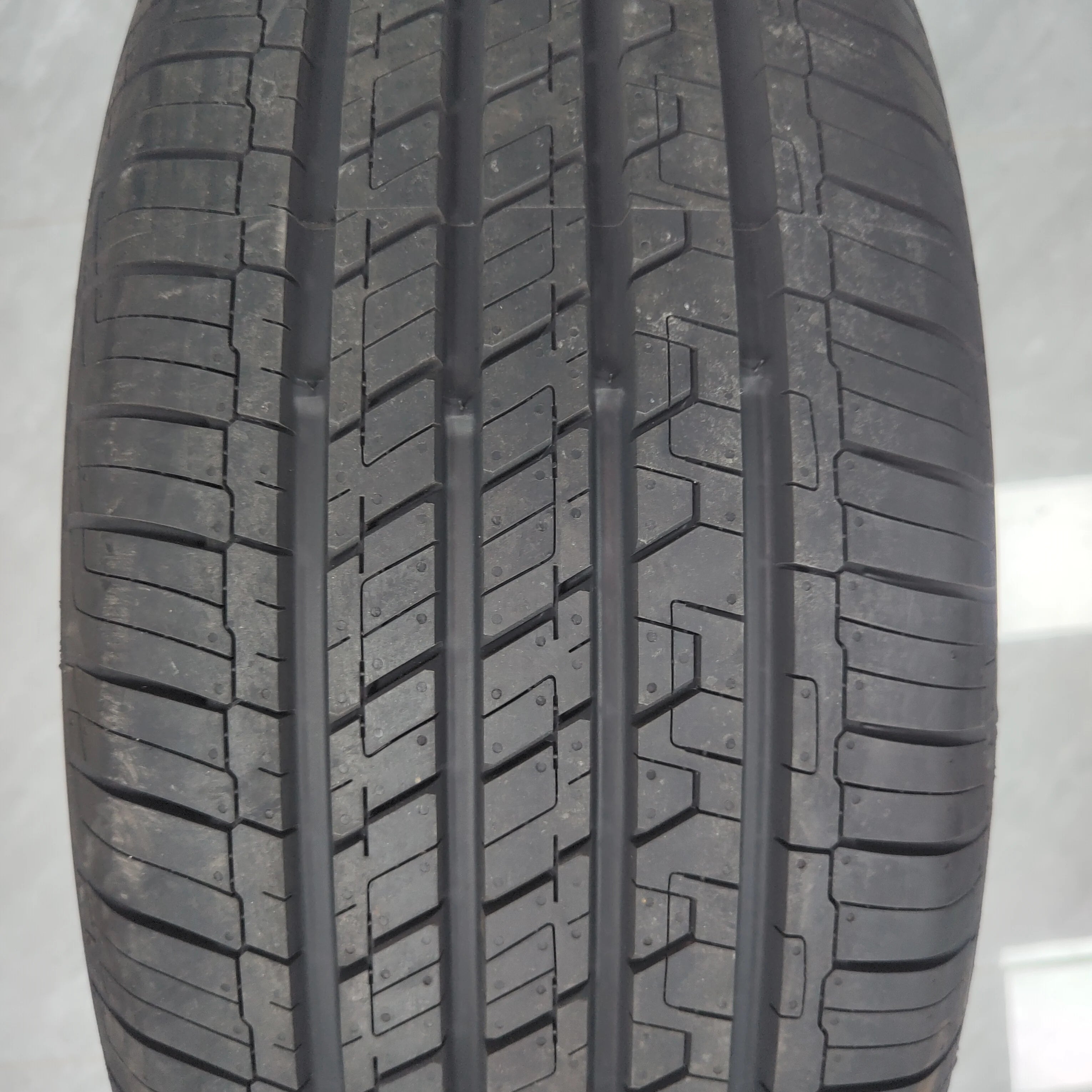 1 PC New Durable Tyres 265 50 R50 Direct Sale High Quality Passenger Car Wheel