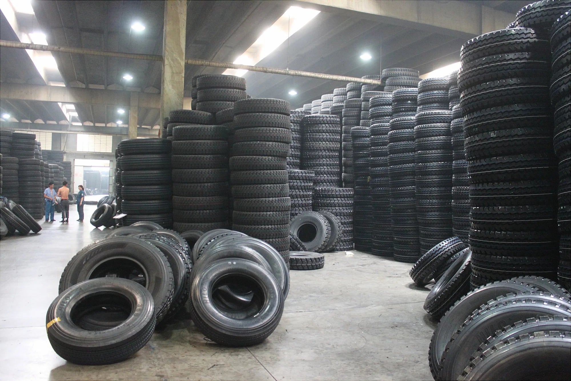 High Quality Car Tyres 195 215 225 235/40 45 50 55 60 R15 16
