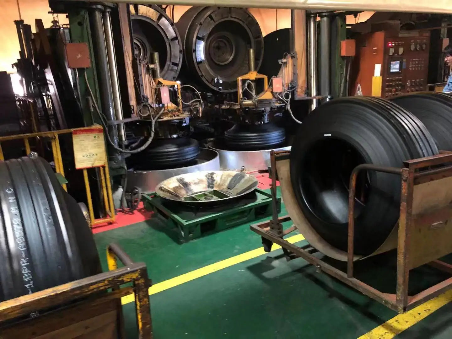 Chinese 2024 New Passenger Car Tires Truck Tire 7.50-16 750/16 750r16 7.50R16 Commercial Wheels 1000/20 Tube Type Tyres