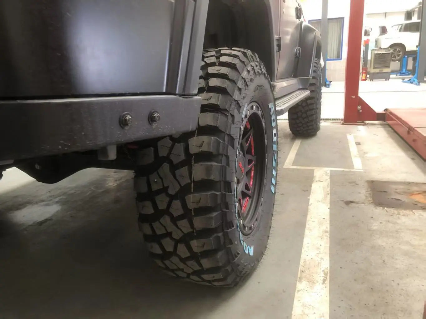 Brand New O Knight MT Off-Road Tires BJ40 285 70R17 Auto Parts with Modifications