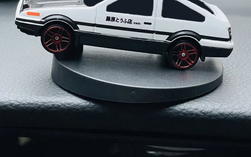 360° Rotating AE86 Car Dashboard Decor Swivel Ornament Mini Alloy Drift Motion Model Center Console Vehicle Interior Accessories