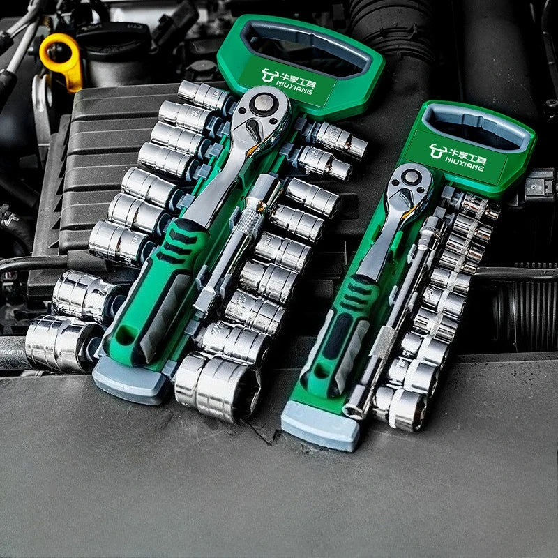 A Complete Set of 72-tooth Ratchet Wrenches Made of Portable and Multi-functional Chromium-molybdenum Steel for Home Use