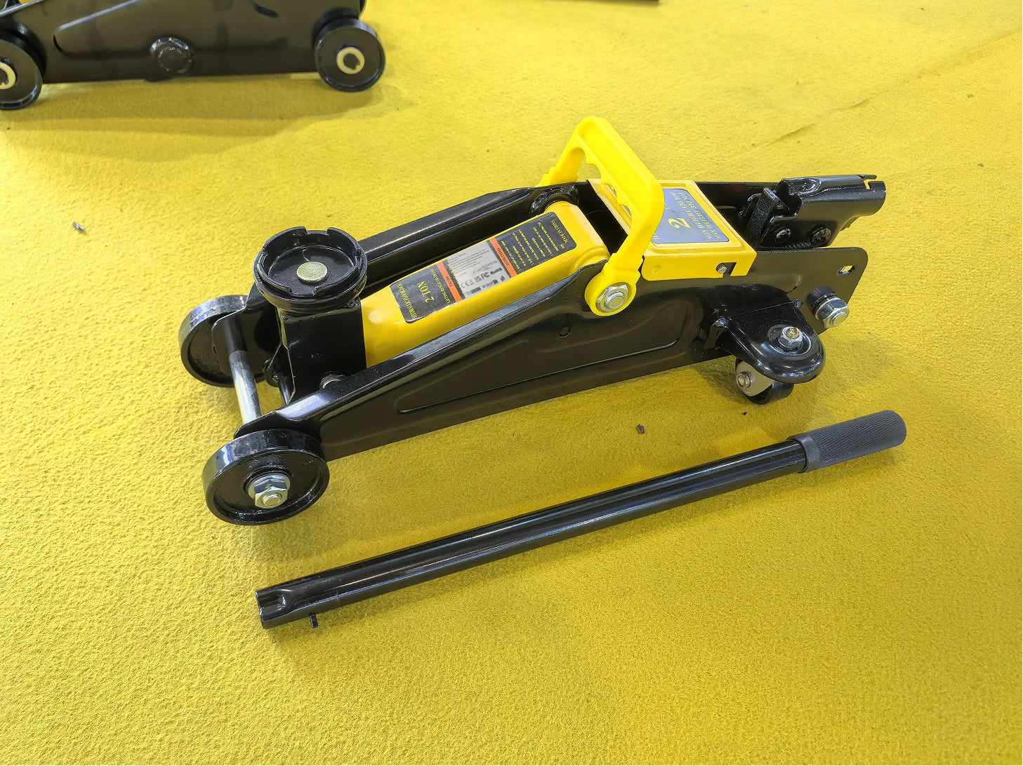 2T/3T Floor Hydraulic Jack Pneumatic Low Profile Floor Jack Heavy-Duty Steel Racing Floor Jack with Single Piston Lift Pump